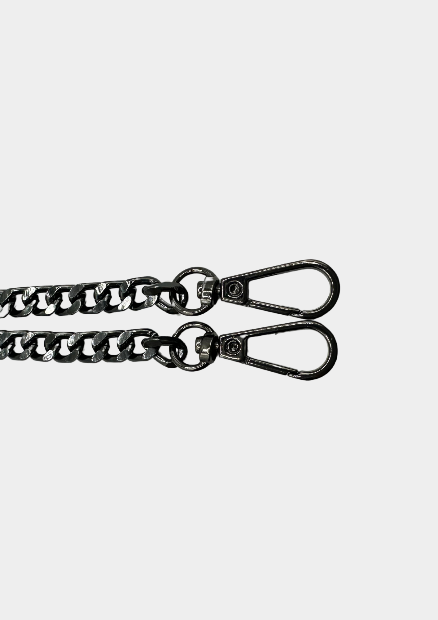 COLGANTE DE CADENA NEGRO