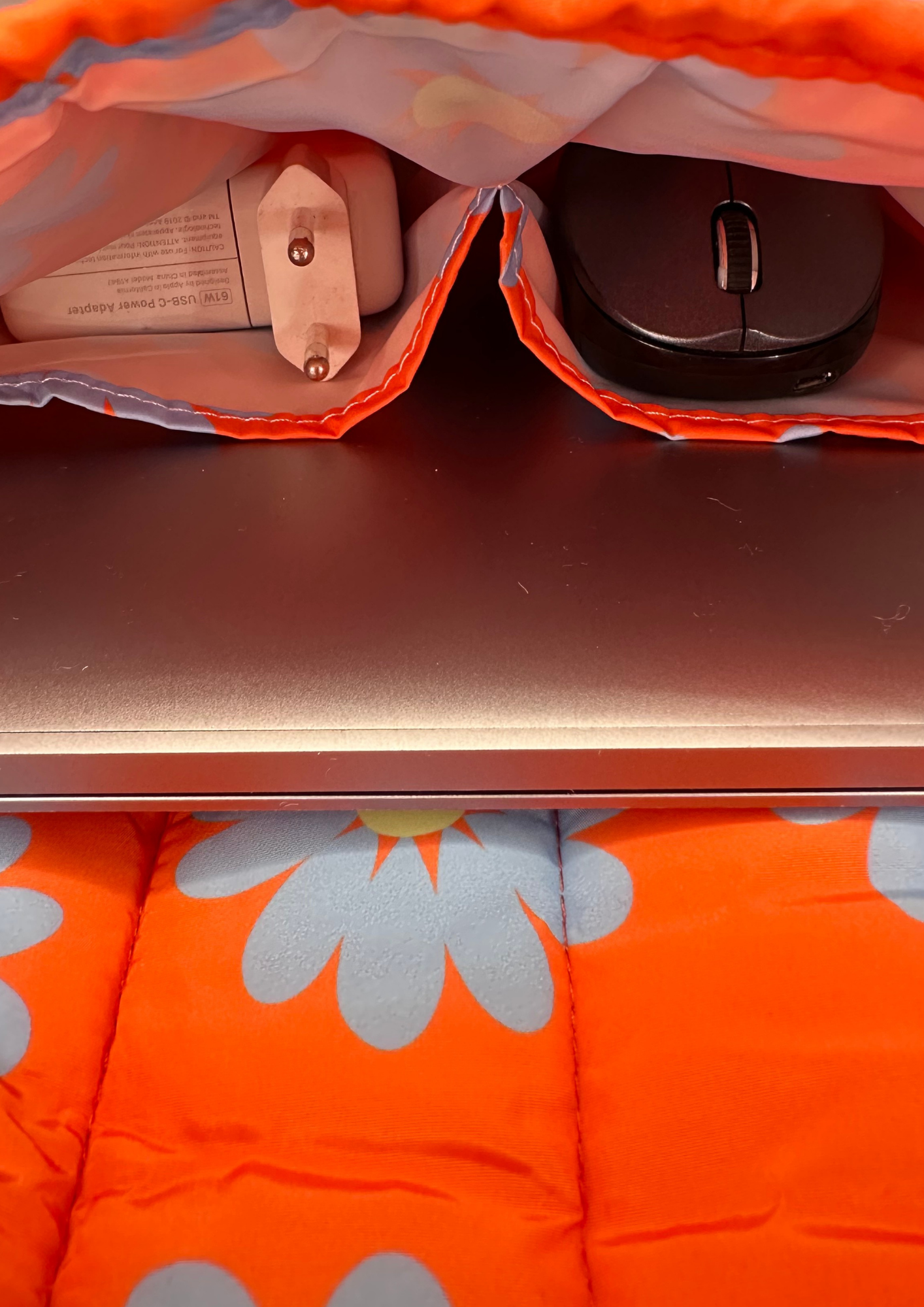 FLOWER LAPTOP SLEEVE 