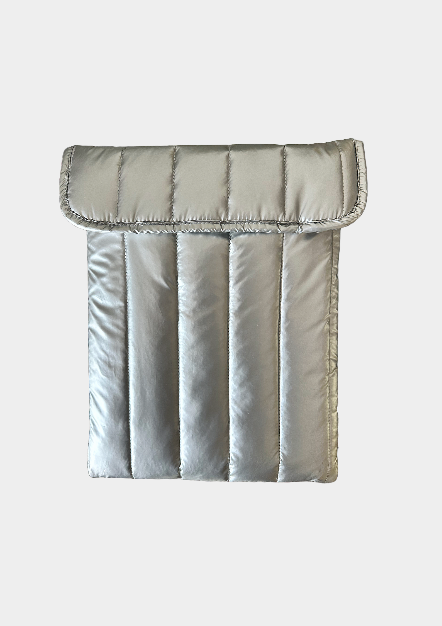 SILVER LAPTOP SLEEVE 
