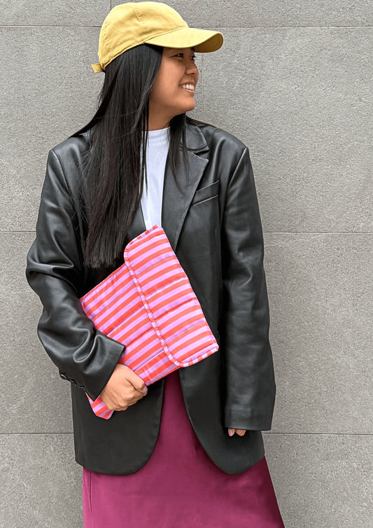 FUNDA DE PORTÁTIL PUFFY RAYADA